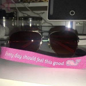 Vineyard Vines Croakie & Aviator style Sunglasses